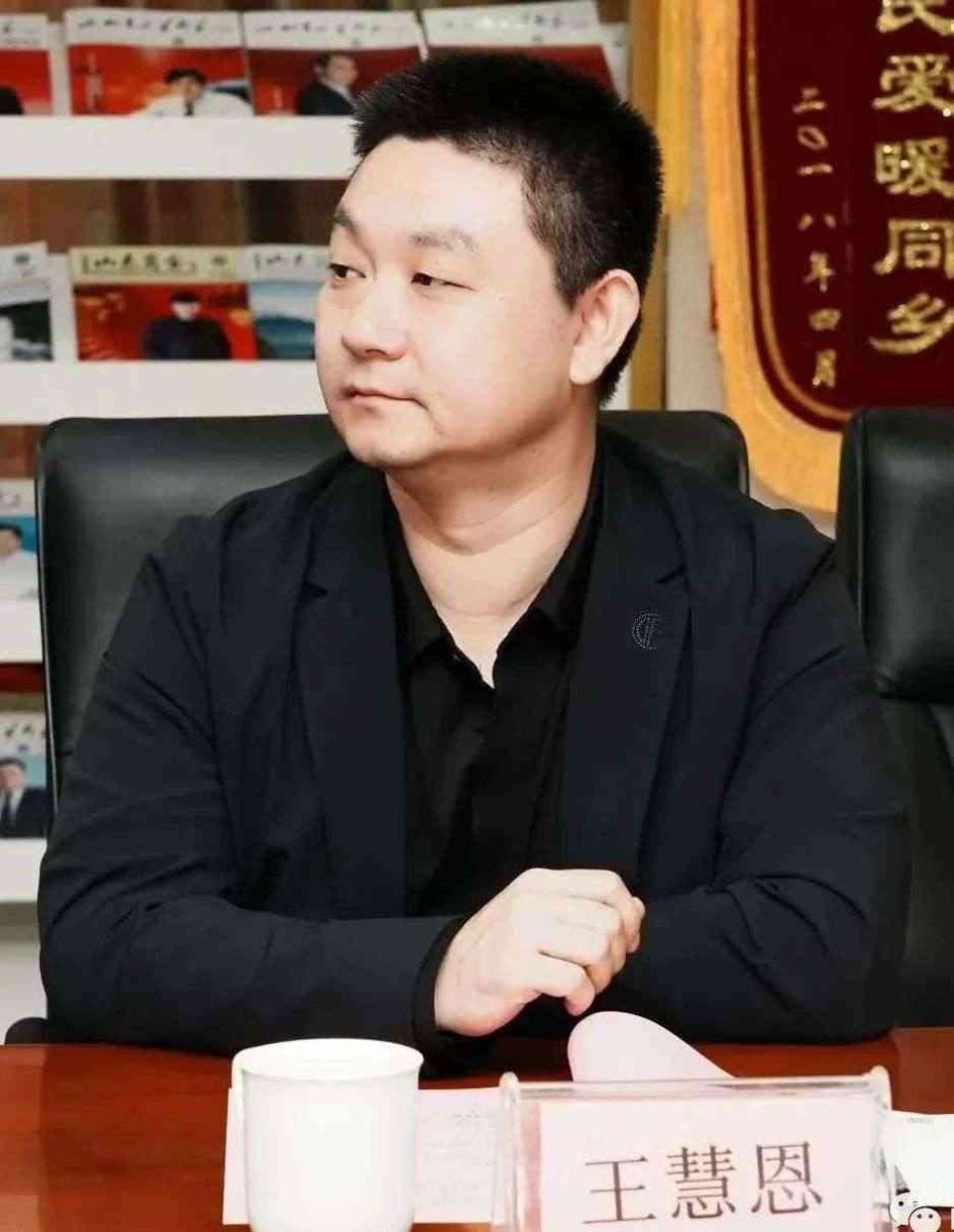 DƬ
