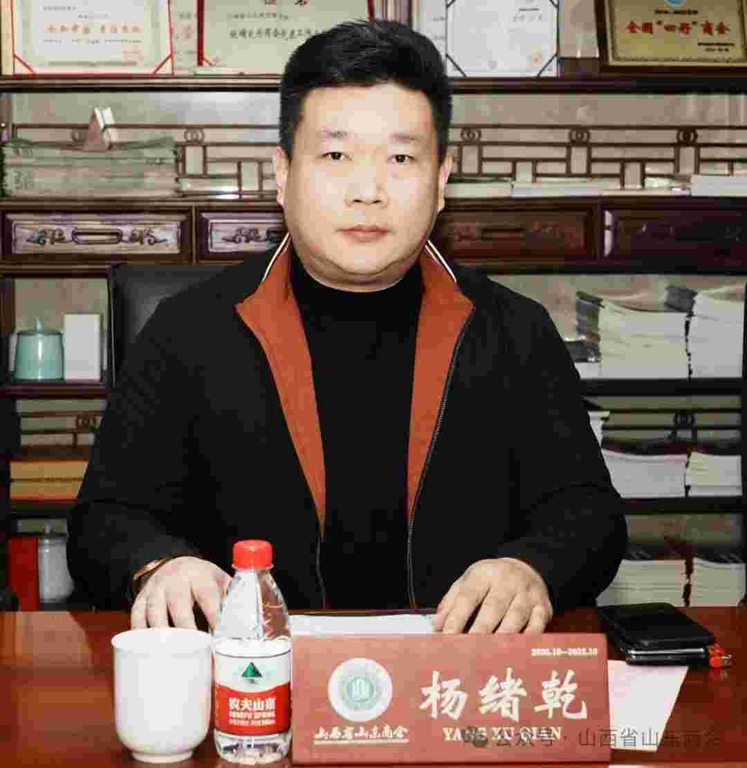 DƬ